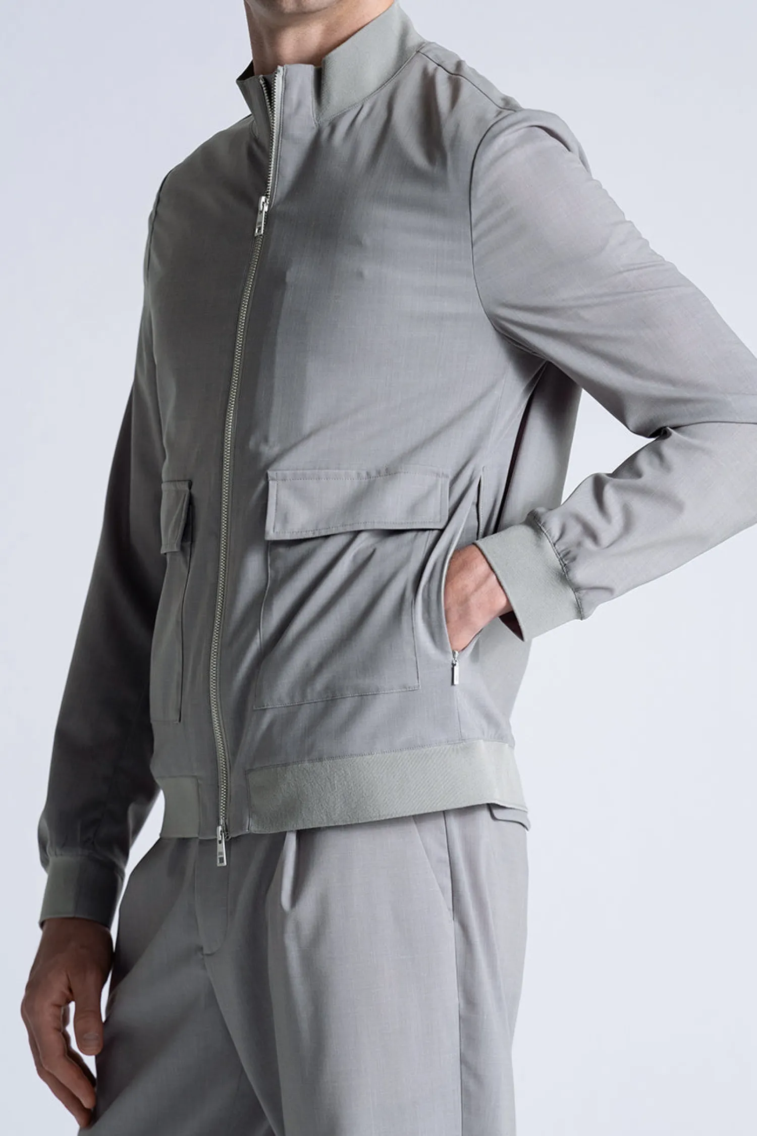 Sale Bomber in Tessuto Ultraleggero / Uomo Giubbotti