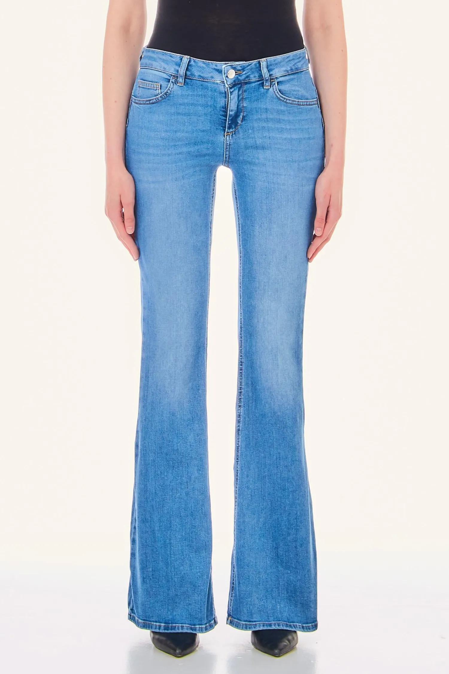 Sale a Vita Media / Donna Denim