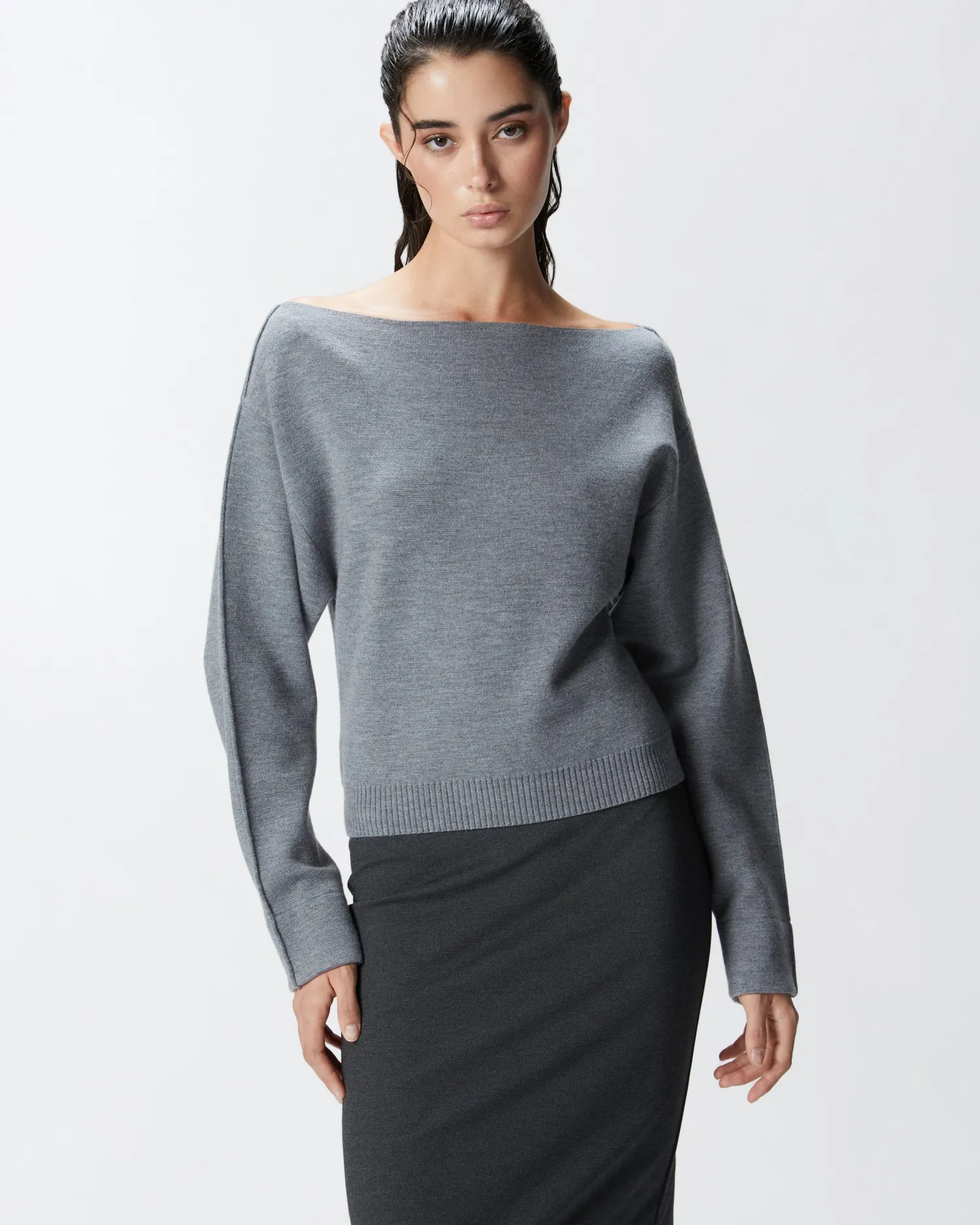 Sale Maglioncino in Lana con Scollo a Barchetta / Donna Maglieria