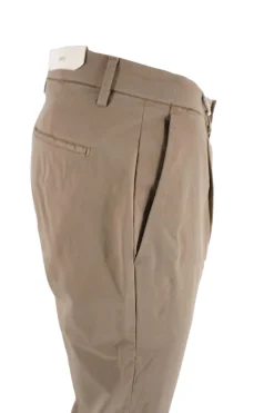 Hot Pantalone con Pinces Slim Fit / Uomo Pantaloni