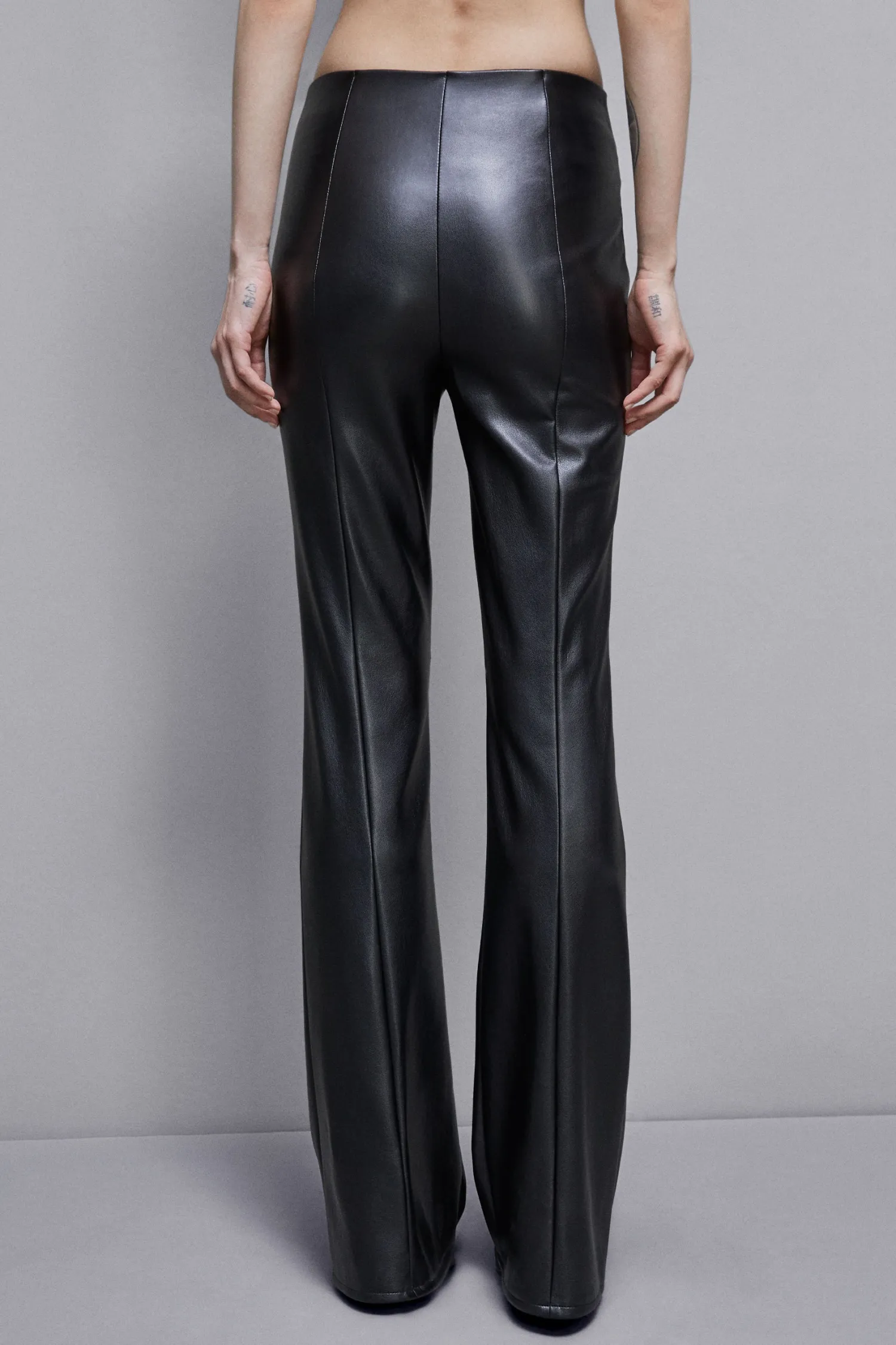 Discount Pantalone Svasato a Vita Alta in Similpelle / Donna Pantaloni