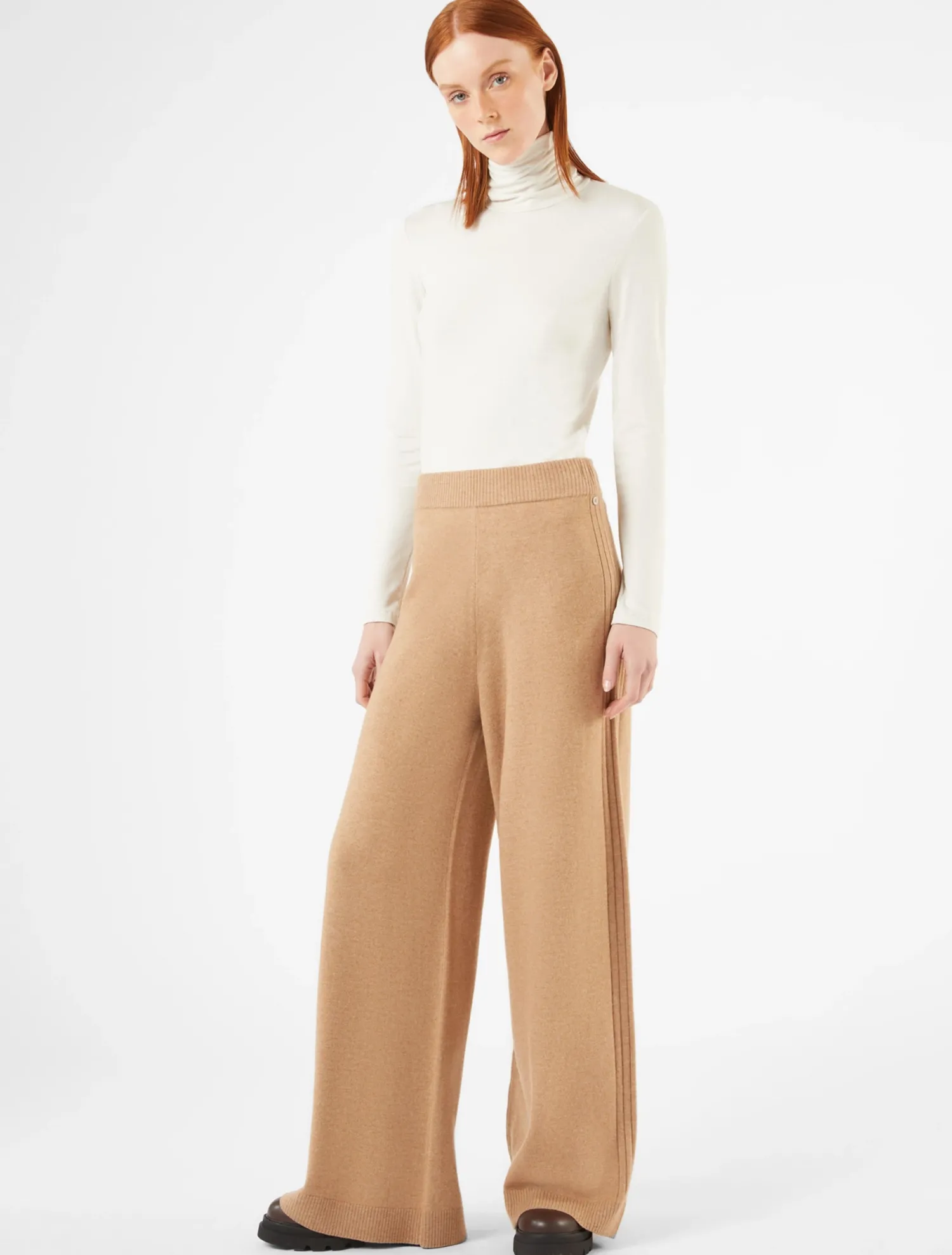 Outlet Pantaloni Ampi in Maglia / Donna Pantaloni