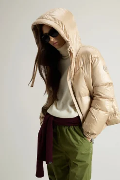 Hot Piumino Corto Aliquippa in Nylon Lucido / Donna Giubbini
